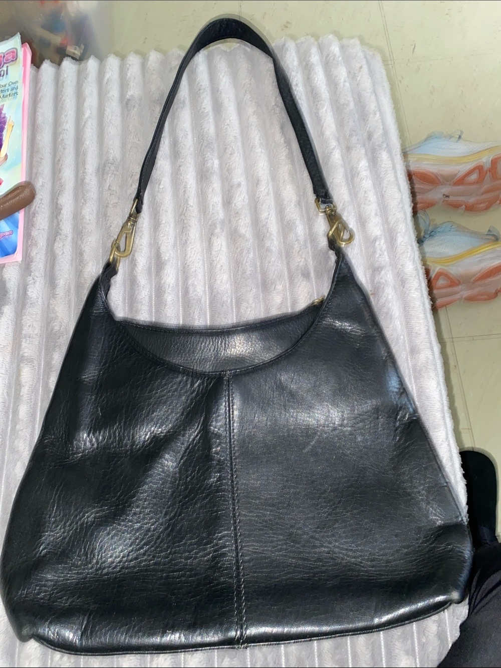 HOBO INTERNATIONAL BLACK LEATHER PURSE